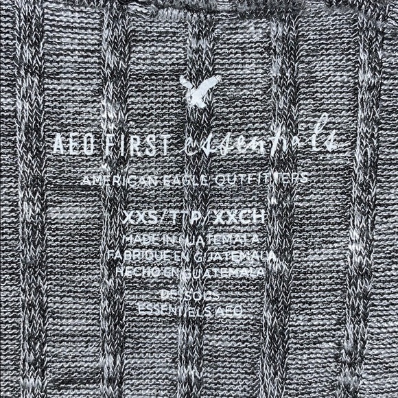 Gray crisscross crop tank - Picture 3 of 3